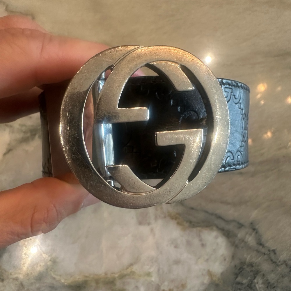 Gucci GG Buckle Belt Black Embossed Leather Size 110/44 Silver Hardware - Picture 3 of 4